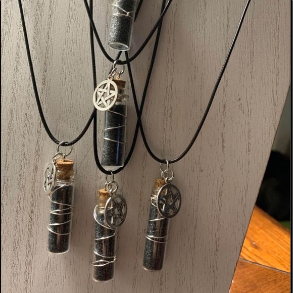 Black Salt Pendant - Picture 2 of 2